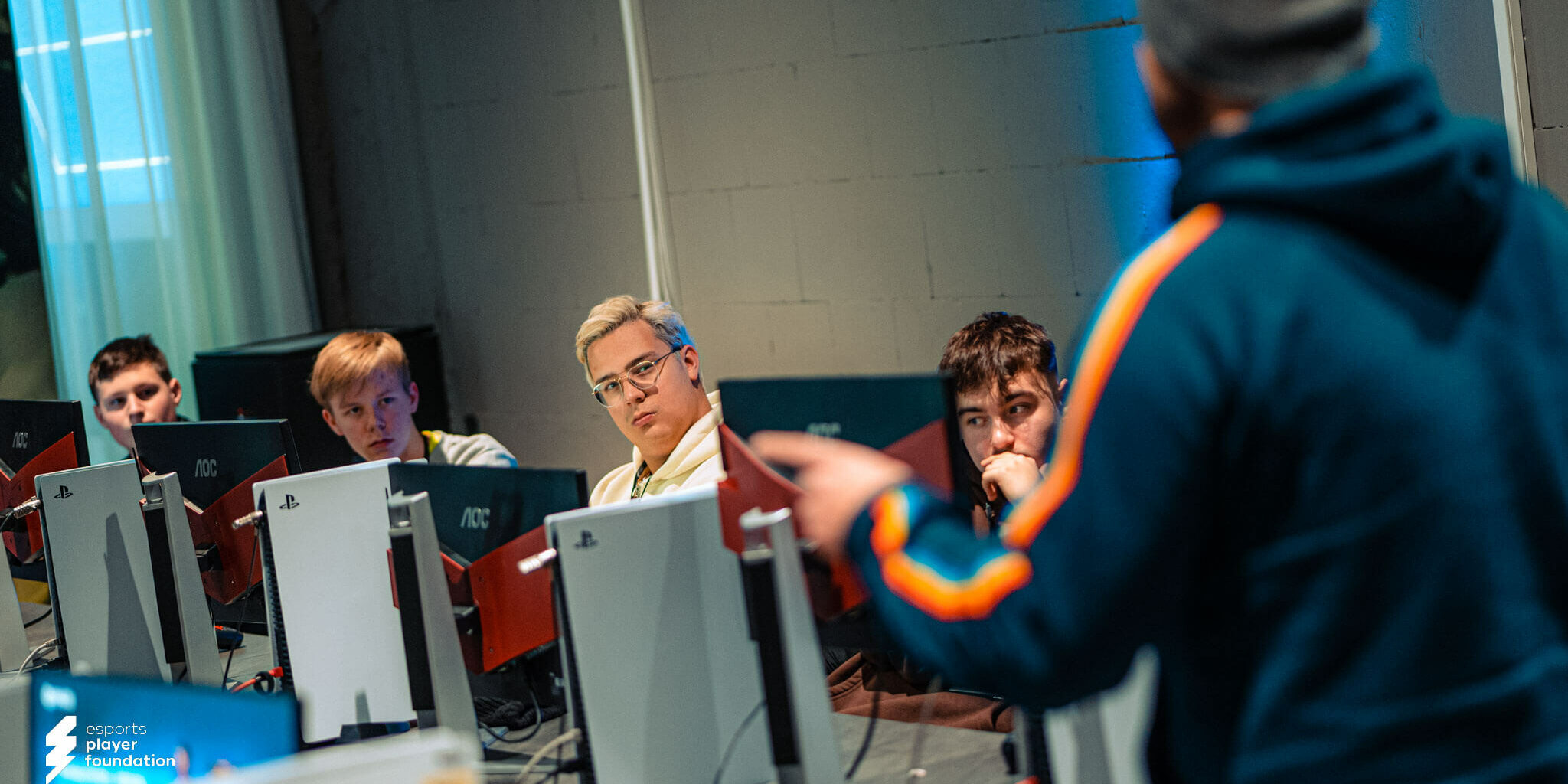 Esports Academy NRW – Teil der Länderförderung Ausschnitt des Talentcamps 2023 der Esports Academy NRW - im Rahmen der Länderförderung wurden unter anderem FIFA Talente in Räumlichkeiten des XPERIONS Köln gecoached