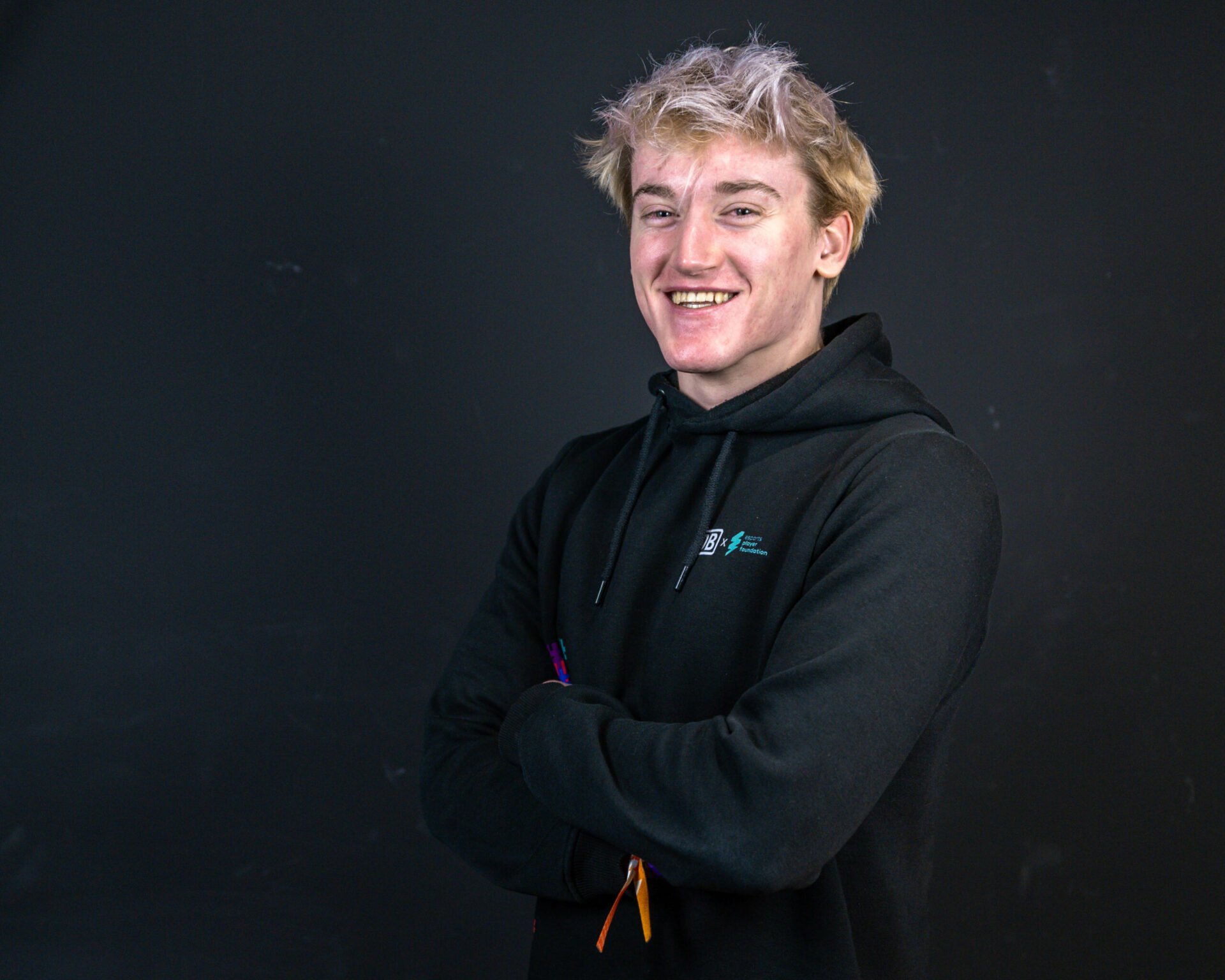 Lukas "Tadomari" Phillips im Portrait von vorne - sportlicher Leiter für Brawl Stars bei der esportsplayerfoundation