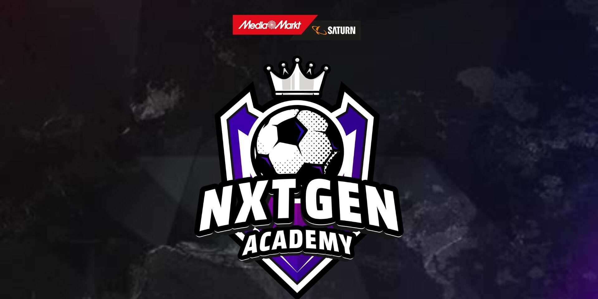 NXT GEN Academy Logo - Zu sehen ist ein Fußball, auf dem eine Krone schwebt. Der Ball repräsentiert EA FC